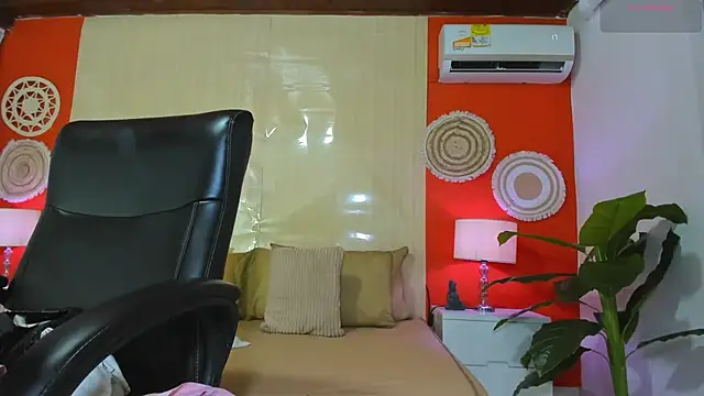 Snapshot of BarbieKano chatting on 05-02-26, 12:05 BarbieKano online show from 05-02-26, 12:05