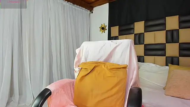 Snapshot of BarbieKano chatting on 10-17-25, 11:50 BarbieKano online show from 10-17-25, 11:50