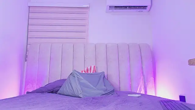  ebony-queen  online show from 02-15-26, 03:07