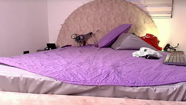  ebony-queen  online show from 01-09-26, 12:01