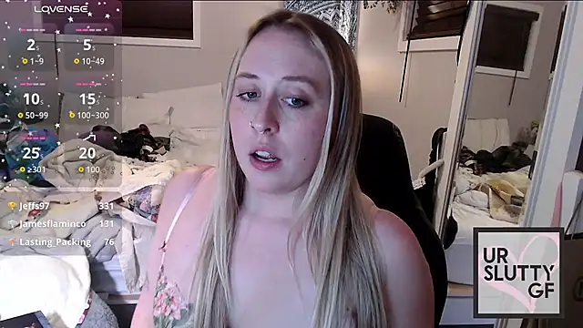 Snapshot of ursluttygf chatting on 12-28-24, 04:41 ursluttygf online show from 12-28-24, 04:41