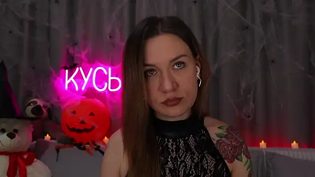 Snapshot of _LadyMargo_ chatting on 10-28-25, 10:20  LadyMargo  online show from 10-28-25, 10:20