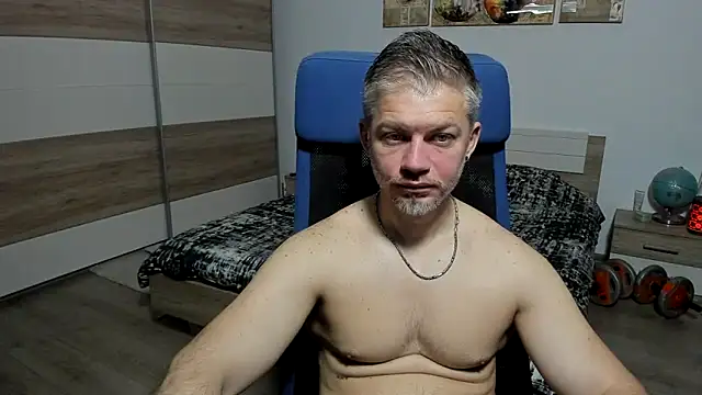 Snapshot of RobbyShawz chatting on 05-16-26, 04:00 RobbyShawz online show from 05-16-26, 04:00