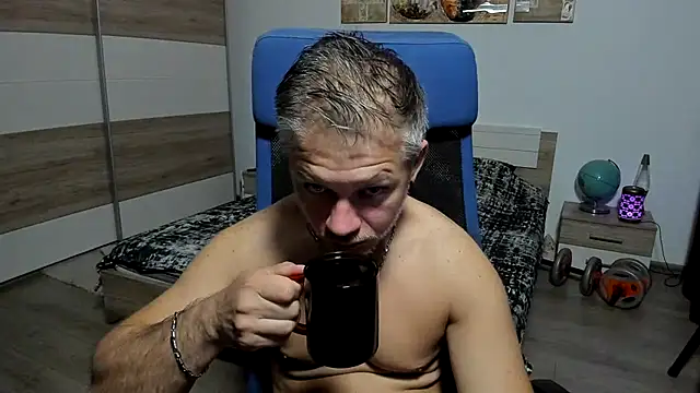 Snapshot of RobbyShawz chatting on 07-14-26, 04:06 RobbyShawz online show from 07-14-26, 04:06