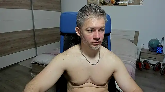 Snapshot of RobbyShawz chatting on 05-26-26, 03:37 RobbyShawz online show from 05-26-26, 03:37