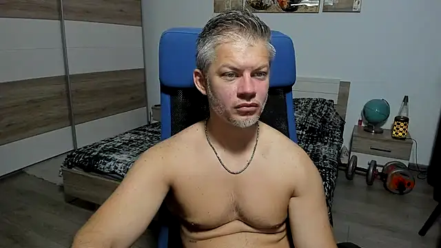 Snapshot of RobbyShawz chatting on 07-11-26, 04:57 RobbyShawz online show from 07-11-26, 04:57