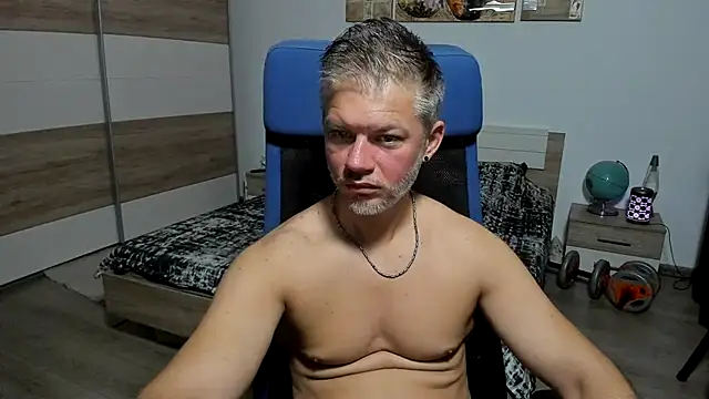 Snapshot of RobbyShawz chatting on 07-15-26, 04:52 RobbyShawz online show from 07-15-26, 04:52