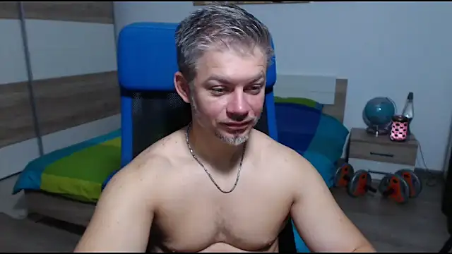 RobbyShawz online show from 10-13-25, 04:03