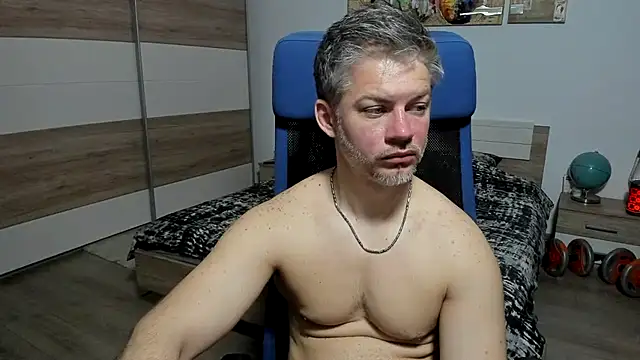 Snapshot of RobbyShawz chatting on 04-28-26, 05:45 RobbyShawz online show from 04-28-26, 05:45
