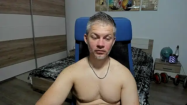 Snapshot of RobbyShawz chatting on 06-23-26, 04:10 RobbyShawz online show from 06-23-26, 04:10