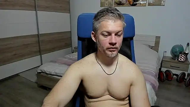 Snapshot of RobbyShawz chatting on 05-28-26, 03:58 RobbyShawz online show from 05-28-26, 03:58