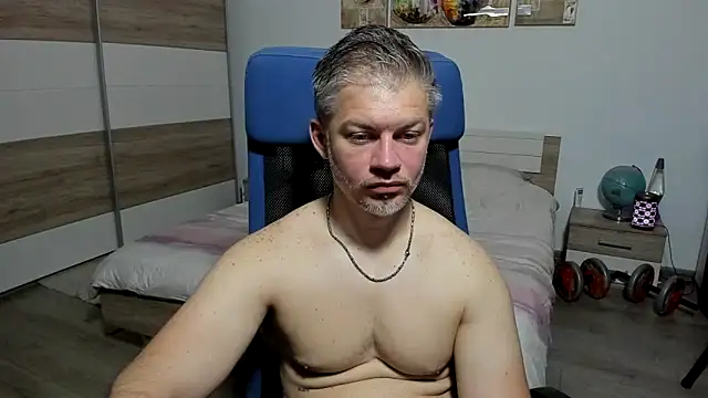 Snapshot of RobbyShawz chatting on 06-02-26, 04:45 RobbyShawz online show from 06-02-26, 04:45