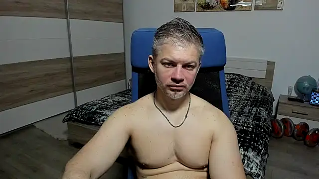 Snapshot of RobbyShawz chatting on 05-21-26, 04:32 RobbyShawz online show from 05-21-26, 04:32