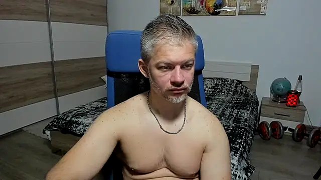 Snapshot of RobbyShawz chatting on 06-26-26, 04:18 RobbyShawz online show from 06-26-26, 04:18
