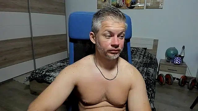 Snapshot of RobbyShawz chatting on 06-30-26, 04:23 RobbyShawz online show from 06-30-26, 04:23