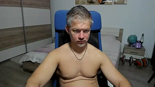 Snapshot of RobbyShawz chatting on 07-17-26, 04:21 RobbyShawz online show from 07-17-26, 04:21