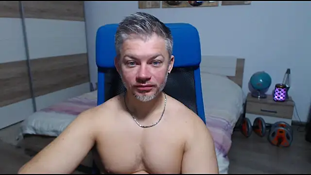 RobbyShawz online show from 09-30-25, 04:07