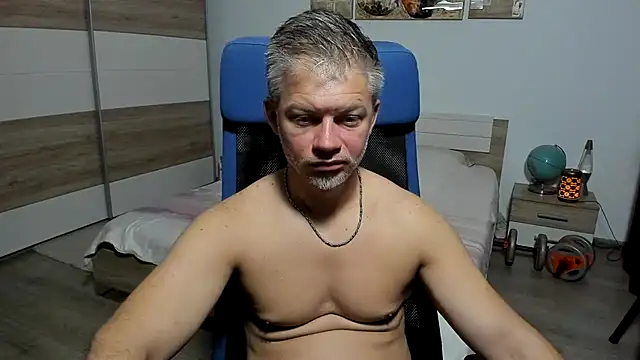 Snapshot of RobbyShawz chatting on 07-16-26, 04:31 RobbyShawz online show from 07-16-26, 04:31