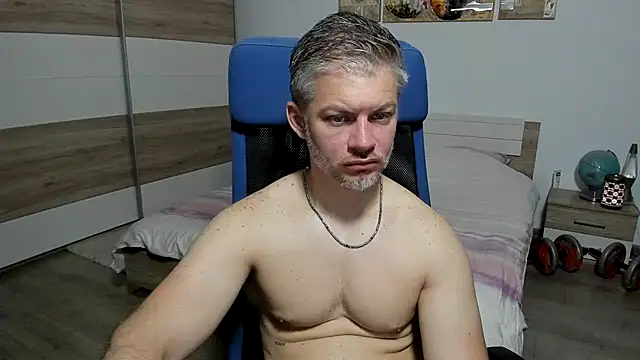 Snapshot of RobbyShawz chatting on 05-31-26, 04:07 RobbyShawz online show from 05-31-26, 04:07