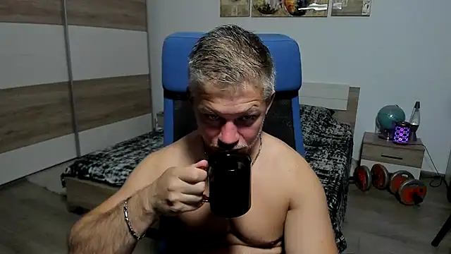 Snapshot of RobbyShawz chatting on 07-05-26, 05:14 RobbyShawz online show from 07-05-26, 05:14