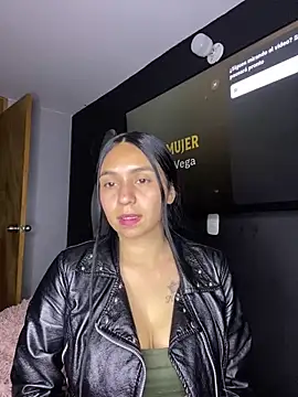 Snapshot of Lorena__ chatting on 10-25-25, 10:21 Lorena online show from 10-25-25, 10:21