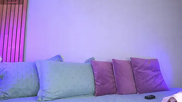 mia-reeves online show from 11-05-25, 06:11