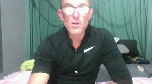 Snapshot of xykenrah@xh chatting on 03-15-25, 04:32 xykenrahxh online show from 03-15-25, 04:32