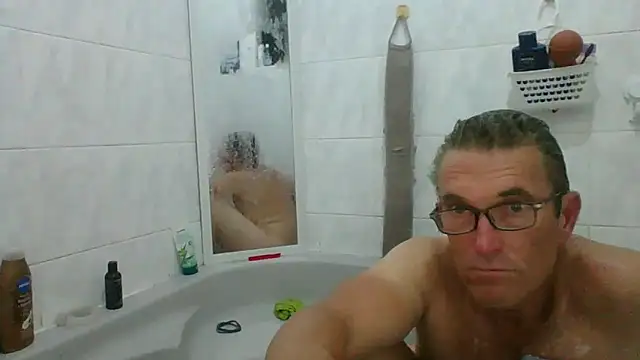 Snapshot of xykenrah@xh chatting on 12-21-25, 08:20 xykenrahxh online show from 12-21-25, 08:20