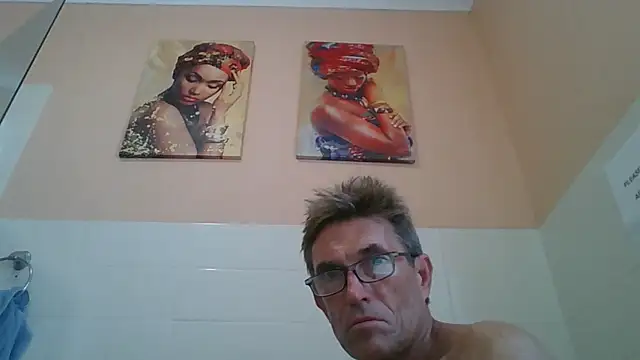 Snapshot of xykenrah@xh chatting on 10-10-25, 06:03 xykenrahxh online show from 10-10-25, 06:03