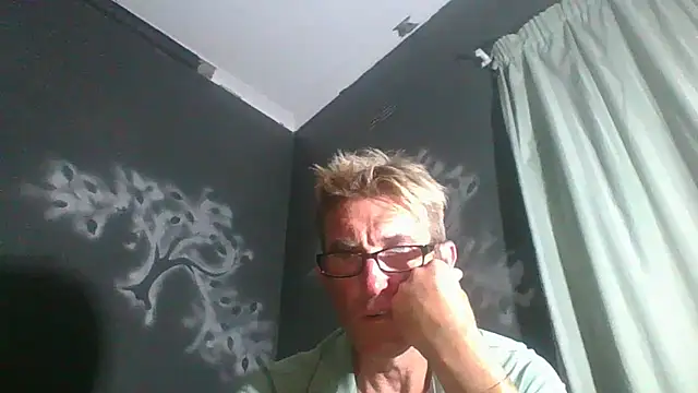 Snapshot of xykenrah@xh chatting on 01-23-25, 10:11 xykenrahxh online show from 01-23-25, 10:11