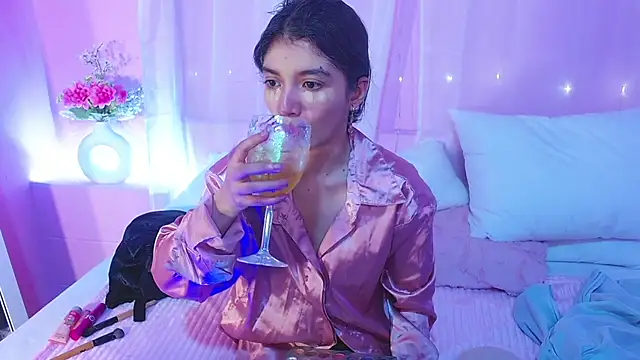 Sweetcristin online show from 05-13-26, 12:28