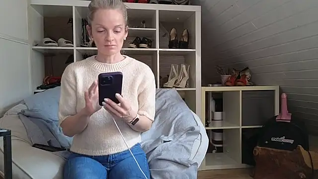 Sabdeluxe online show from 03-25-26, 09:52