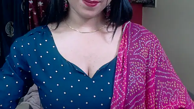 Snapshot of Naiaa-mylove chatting on 03-21-25, 10:50 Naiaa-mylove online show from 03-21-25, 10:50