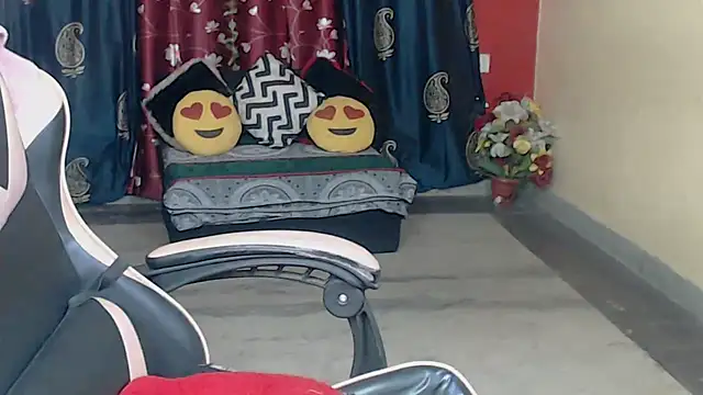 Snapshot of Naiaa-mylove chatting on 03-10-25, 07:55 Naiaa-mylove online show from 03-10-25, 07:55