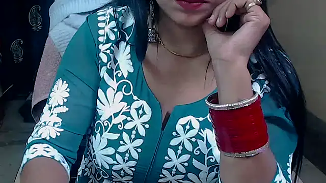 Snapshot of Naiaa-mylove chatting on 12-15-24, 06:40 Naiaa-mylove online show from 12-15-24, 06:40