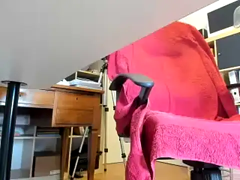 Snapshot of leccaleccafiga chatting on 02-25-25, 08:03 leccaleccafiga online show from 02-25-25, 08:03