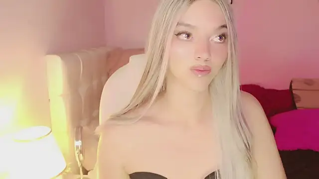 EvaEvangeline online show from 11-17-25, 11:03