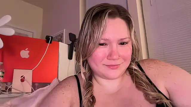 PiggyRose online show from 06-20-26, 01:54