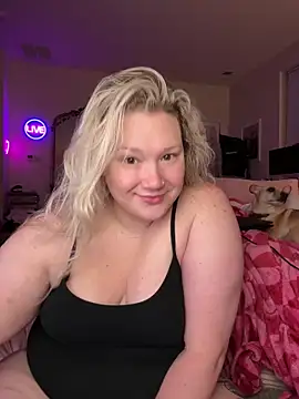 Snapshot of PiggyRose chatting on 05-23-26, 01:59 PiggyRose online show from 05-23-26, 01:59
