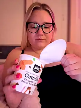 PiggyRose online show from 11-01-25, 01:23