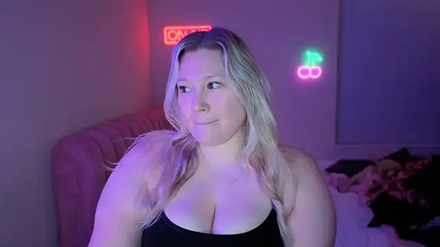 PiggyRose online show from 01-08-26, 01:33