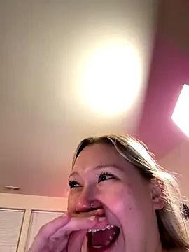 PiggyRose online show from 12-18-25, 11:19