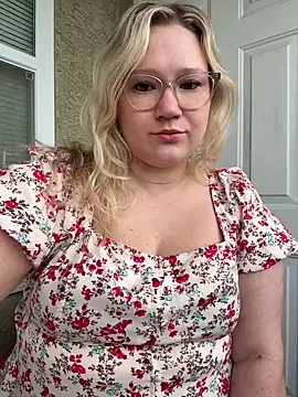 PiggyRose online show from 07-24-26, 10:50