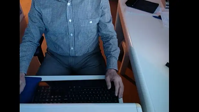 dutchpornking online show from 02-12-26, 07:08