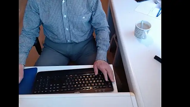 dutchpornking online show from 05-22-26, 07:06