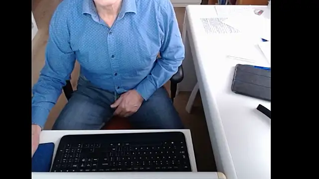 dutchpornking online show from 10-28-25, 07:51