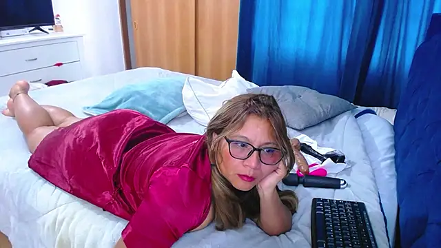 Snapshot of mondirty70 chatting on 05-26-26, 01:09 mondirty70 online show from 05-26-26, 01:09