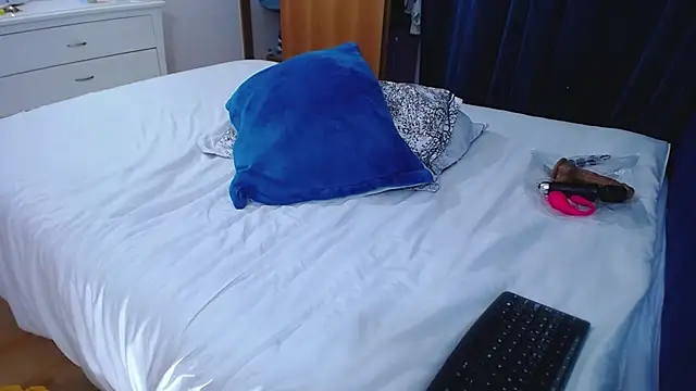 mondirty70 online show from 12-21-25, 07:32