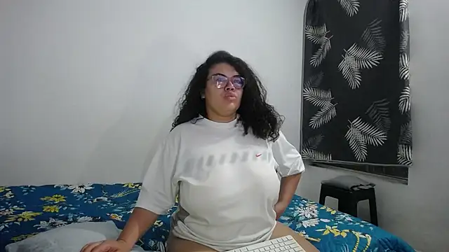 Snapshot of mabigomez00 chatting on 06-14-26, 09:43 mabigomez00 online show from 06-14-26, 09:43