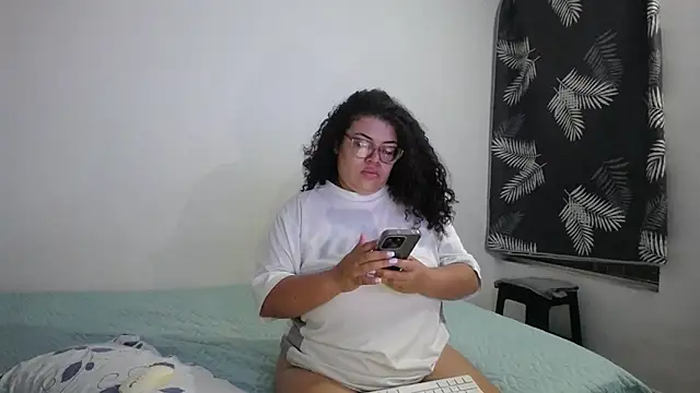 Snapshot of mabigomez00 chatting on 06-19-26, 09:15 mabigomez00 online show from 06-19-26, 09:15